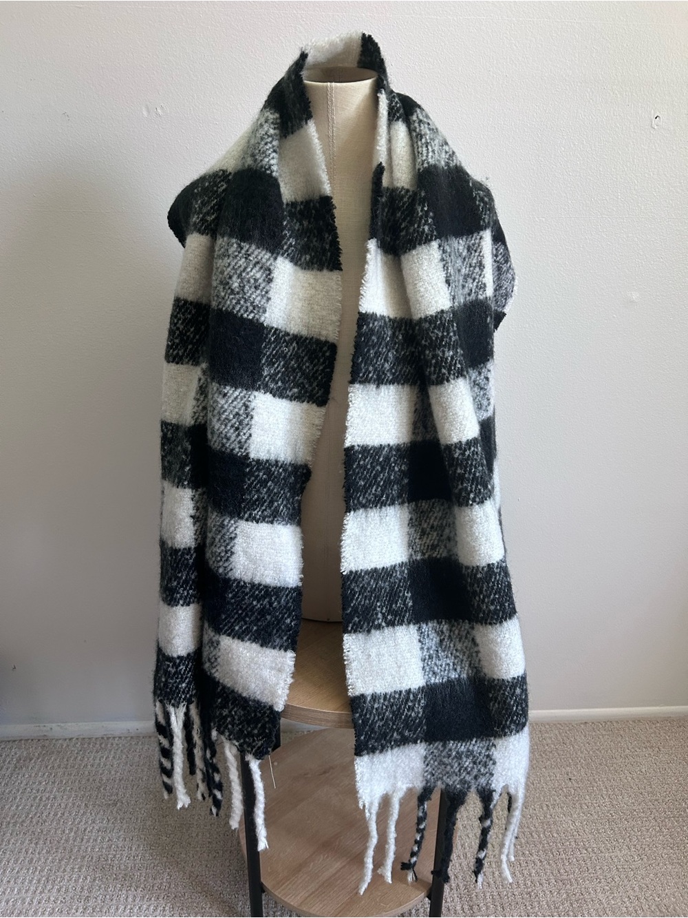 International Concepts INC Black and White Buffalo Check Scarf With Fringe